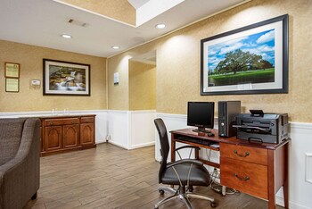 quality inn thomaston