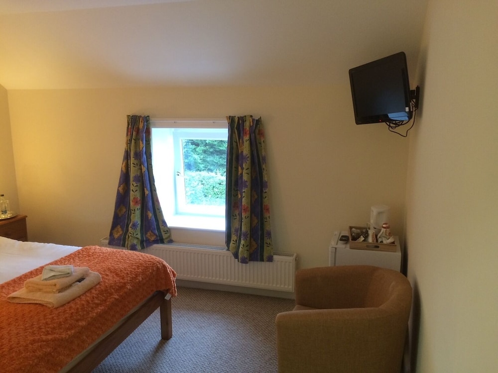 the village inn and kirtle house bandb