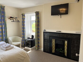 the village inn and kirtle house bandb