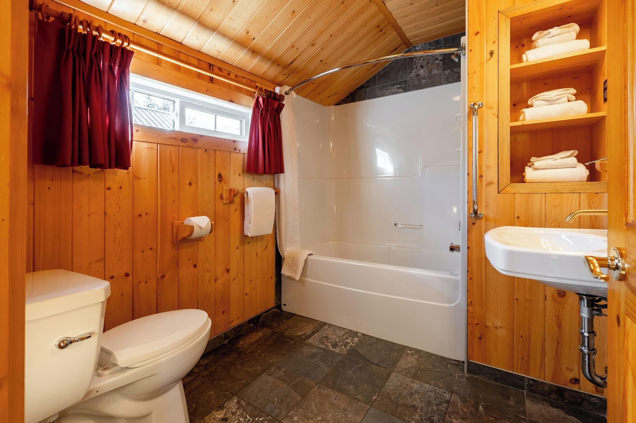 Pine Bungalows,Canmore>>Alberta,4 star