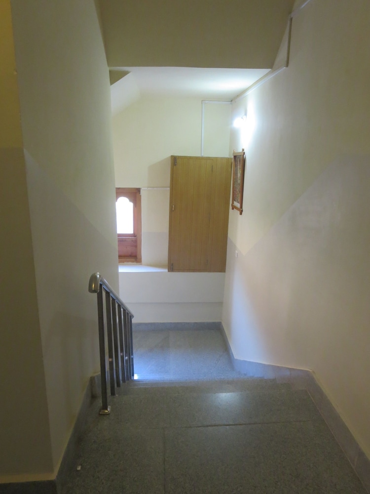 hotel pema karpo