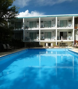 Schell Motel,Okanagan Landing>>Vernon,2 star