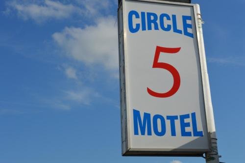 circle 5 motel