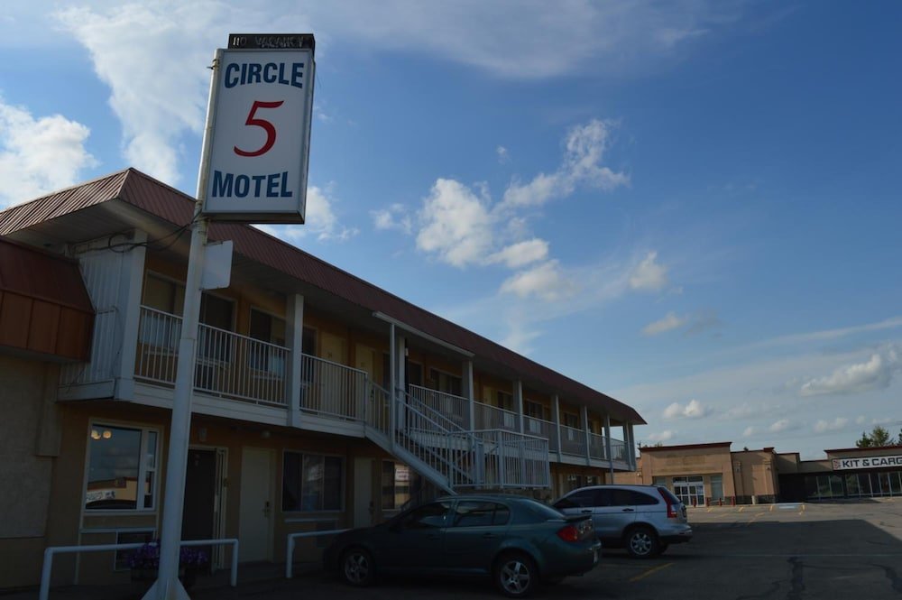 circle 5 motel