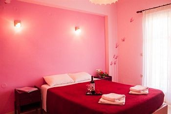 bella vista beach hotel and studios