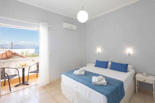 bella vista beach hotel and studios