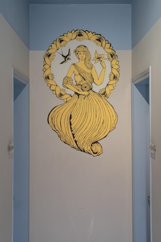 Bella Vista Beach Hotel And Studios,,3 star