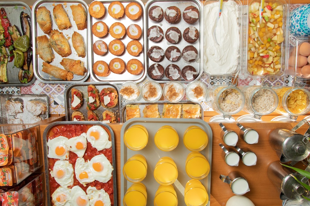 bella vista beach hotel and studios