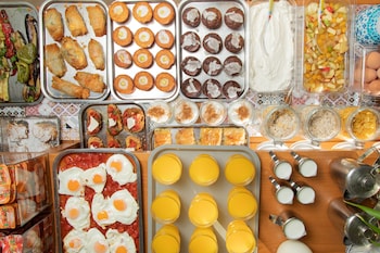 bella vista beach hotel and studios