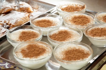 bella vista beach hotel and studios