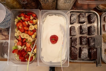 bella vista beach hotel and studios