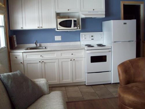 Lakewoods Cottage,Baysville>>Algonquin Highlands,2 star