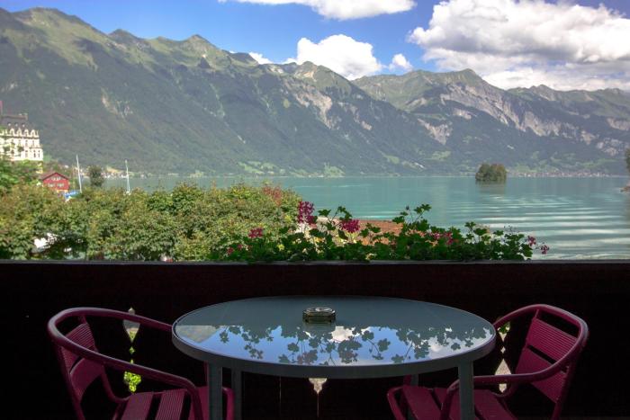 lake lodge hostel