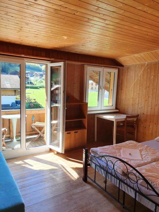 lake lodge hostel