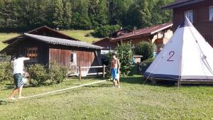 lake lodge hostel
