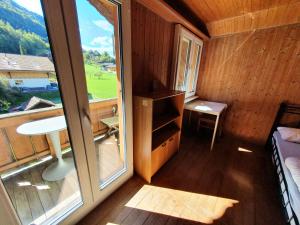 lake lodge hostel