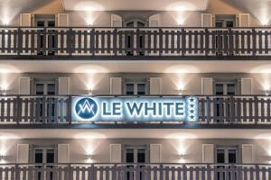 le white