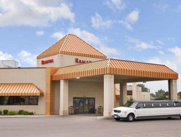 ramada by wyndham sioux falls airport waterpark and event ctr