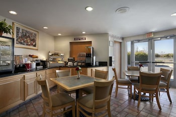 Ramada By Wyndham Williams,Sacramento>>Colusa,3 star