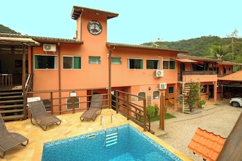 velinn pousada toca do guaiamum