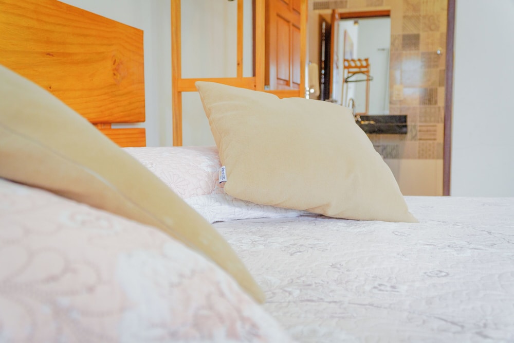 velinn pousada toca do guaiamum