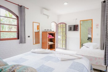 velinn pousada toca do guaiamum