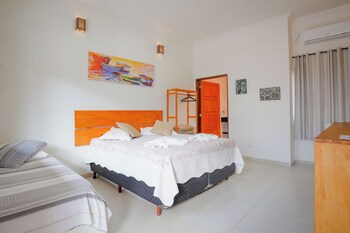 velinn pousada toca do guaiamum