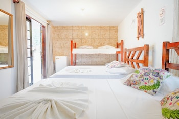 velinn pousada toca do guaiamum