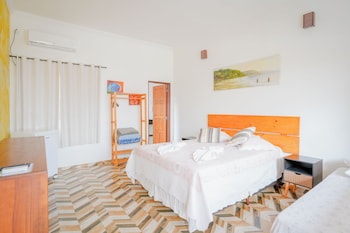 velinn pousada toca do guaiamum