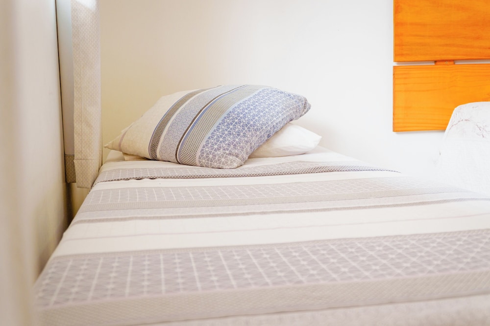 velinn pousada toca do guaiamum