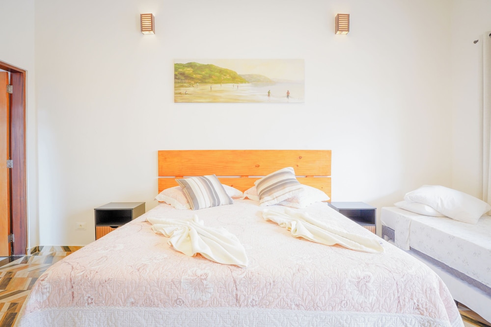 velinn pousada toca do guaiamum