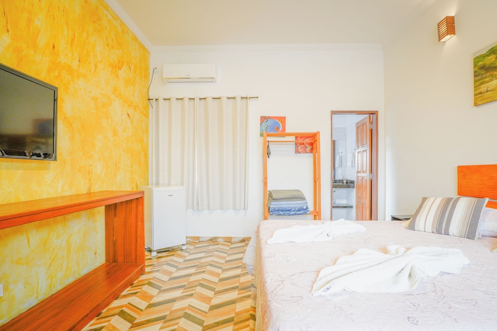 velinn pousada toca do guaiamum