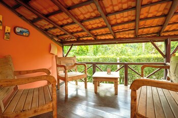 velinn pousada toca do guaiamum