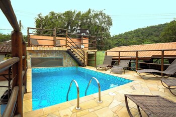 velinn pousada toca do guaiamum