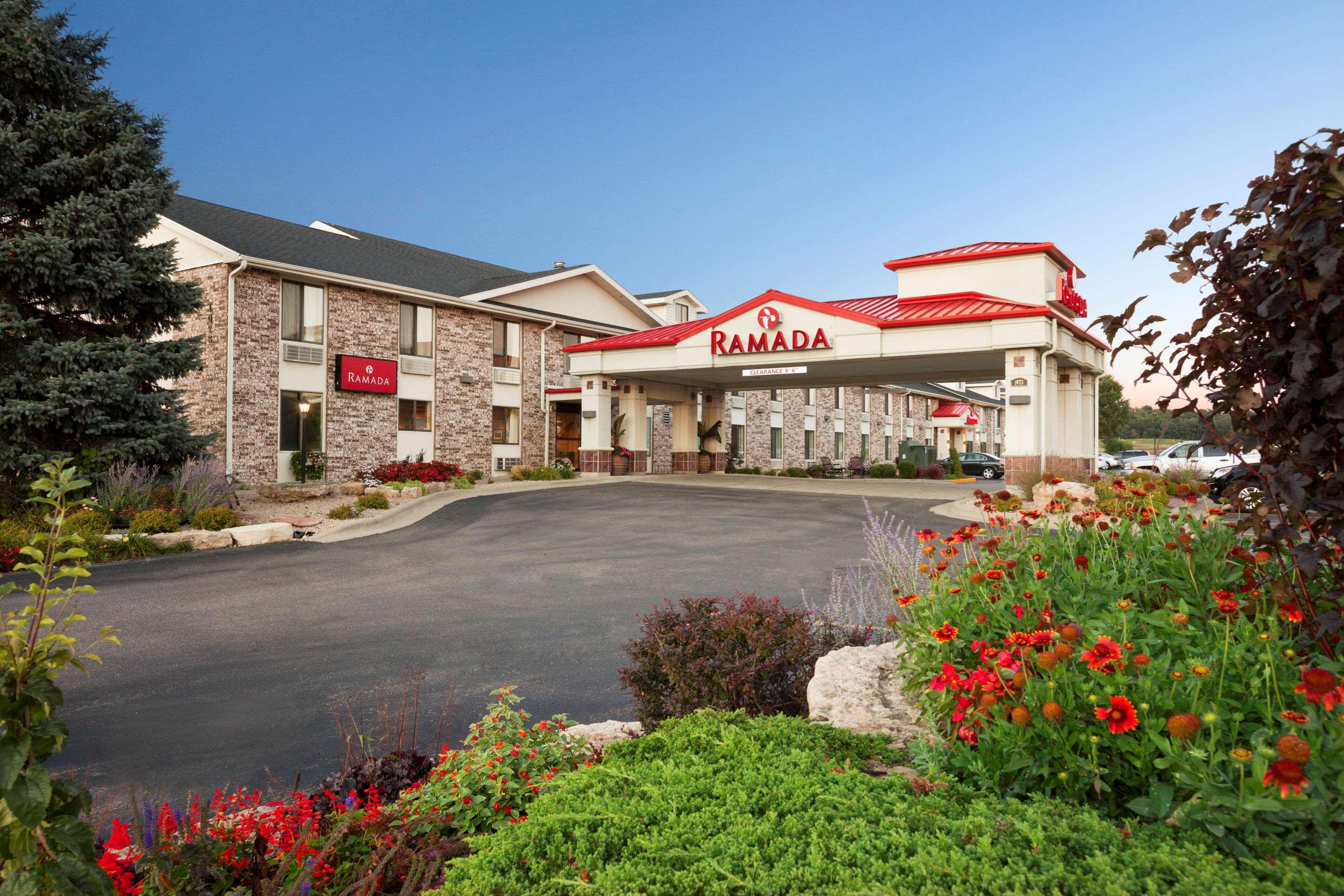 Ramada By Wyndham Wisconsin Dells,Lake Delton>>Baraboo,3 star
