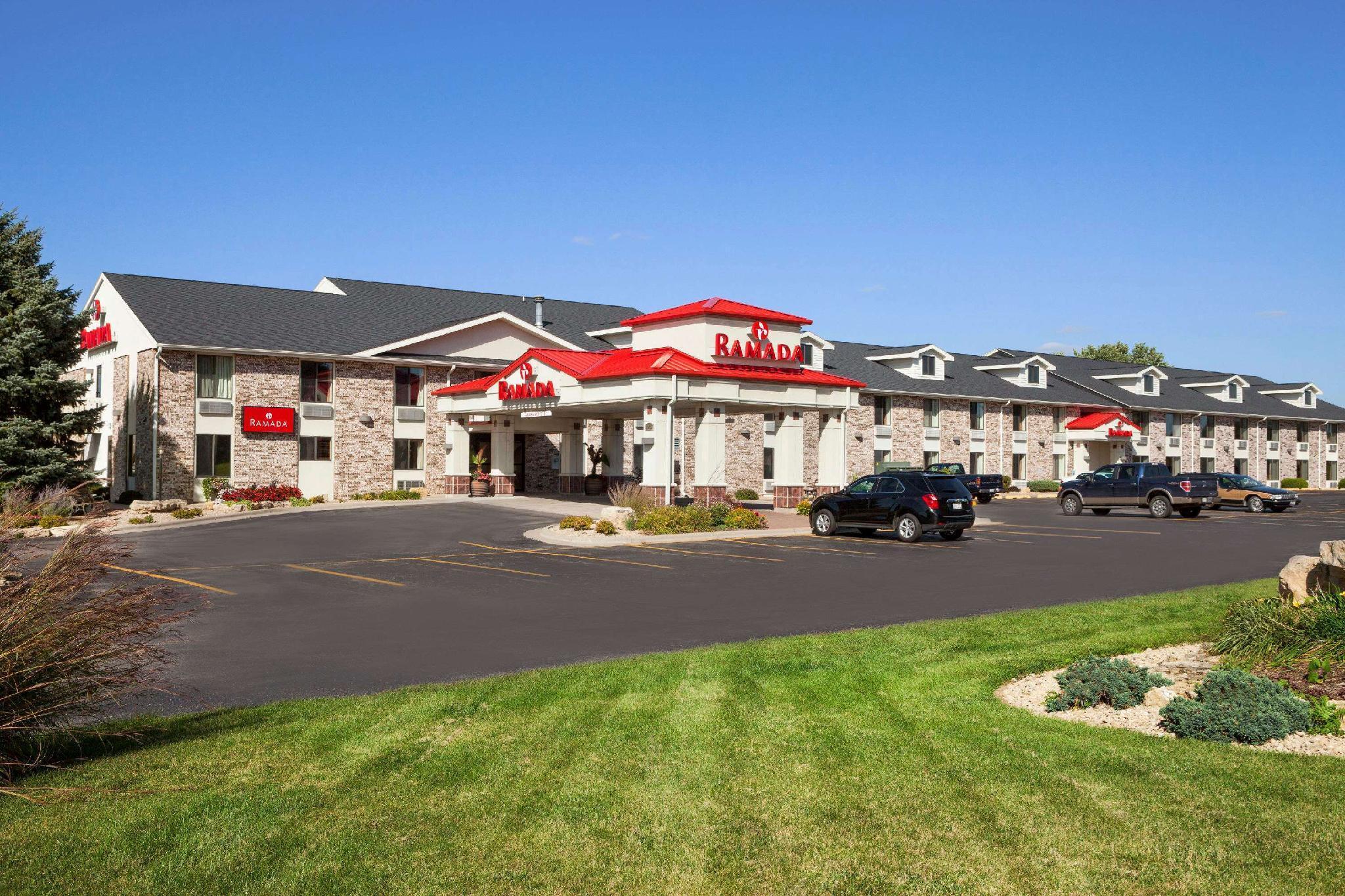 Ramada By Wyndham Wisconsin Dells,Lake Delton>>Baraboo,3 star