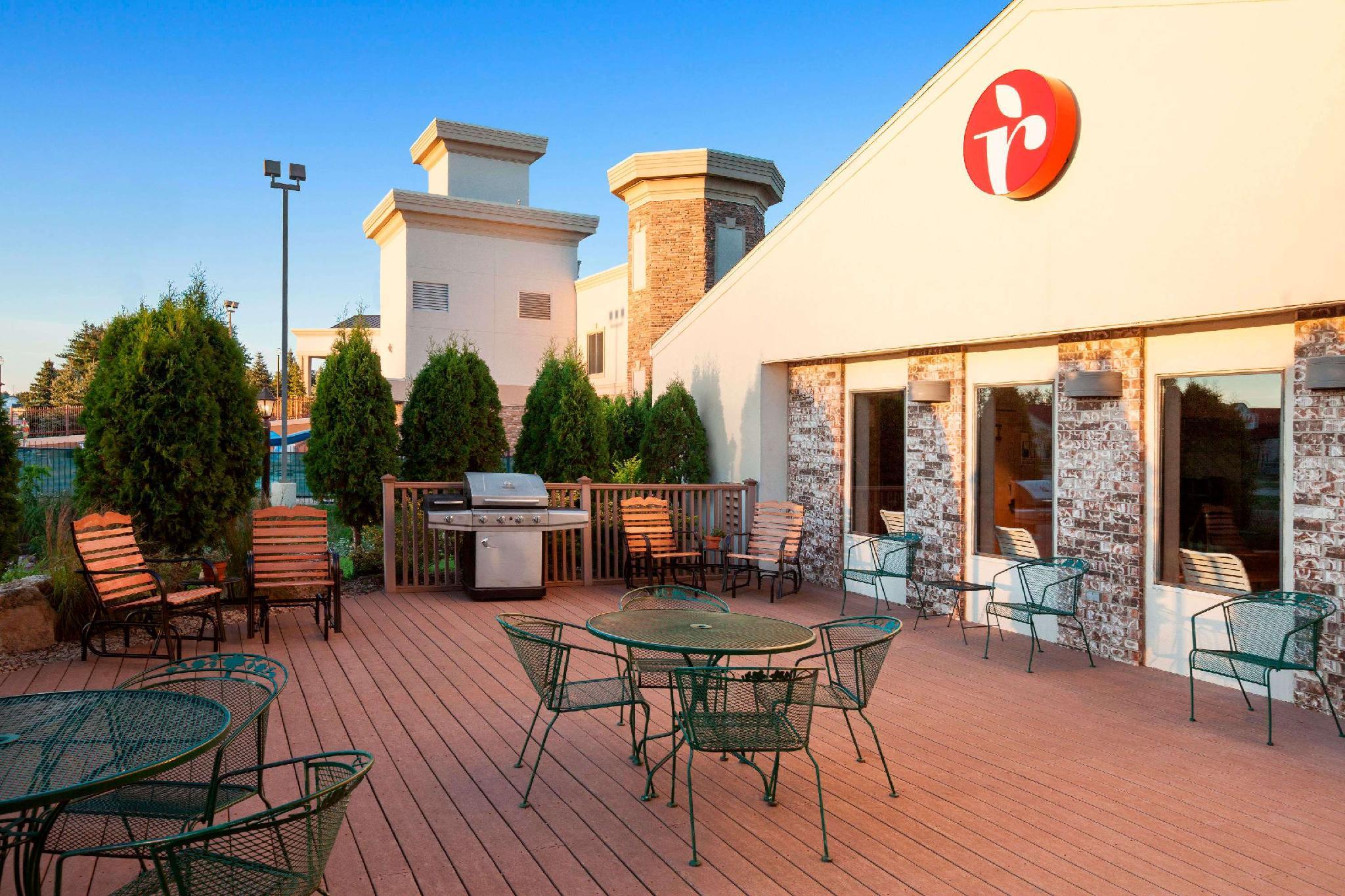 Ramada By Wyndham Wisconsin Dells,Lake Delton>>Baraboo,3 star