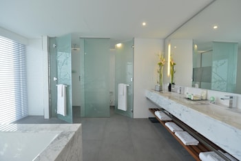 ramee grand hotel and spa