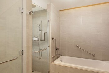 park inn by radisson clark