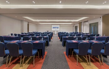 park inn by radisson clark