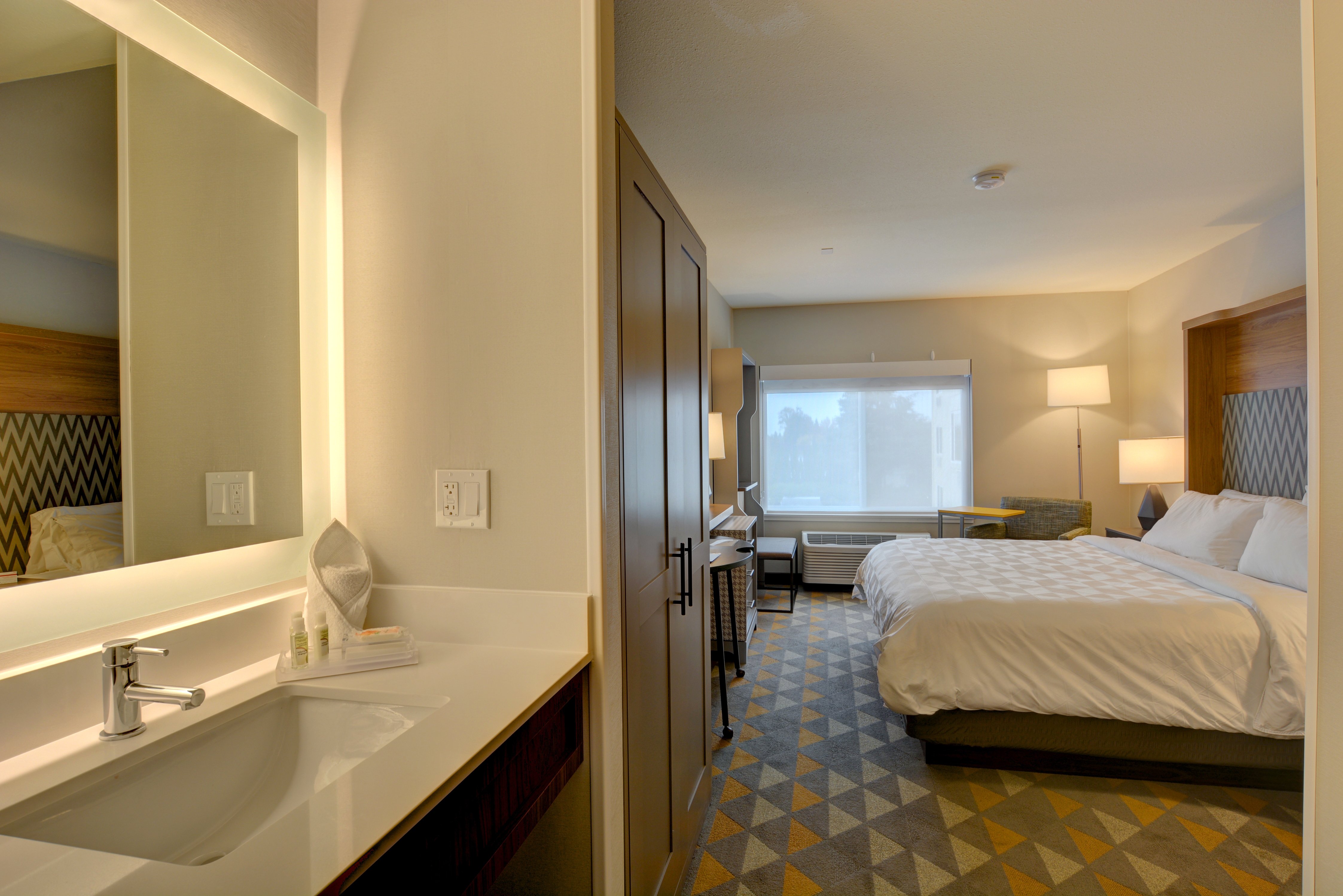 holiday inn salem by ihg