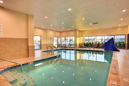 holiday inn salem by ihg