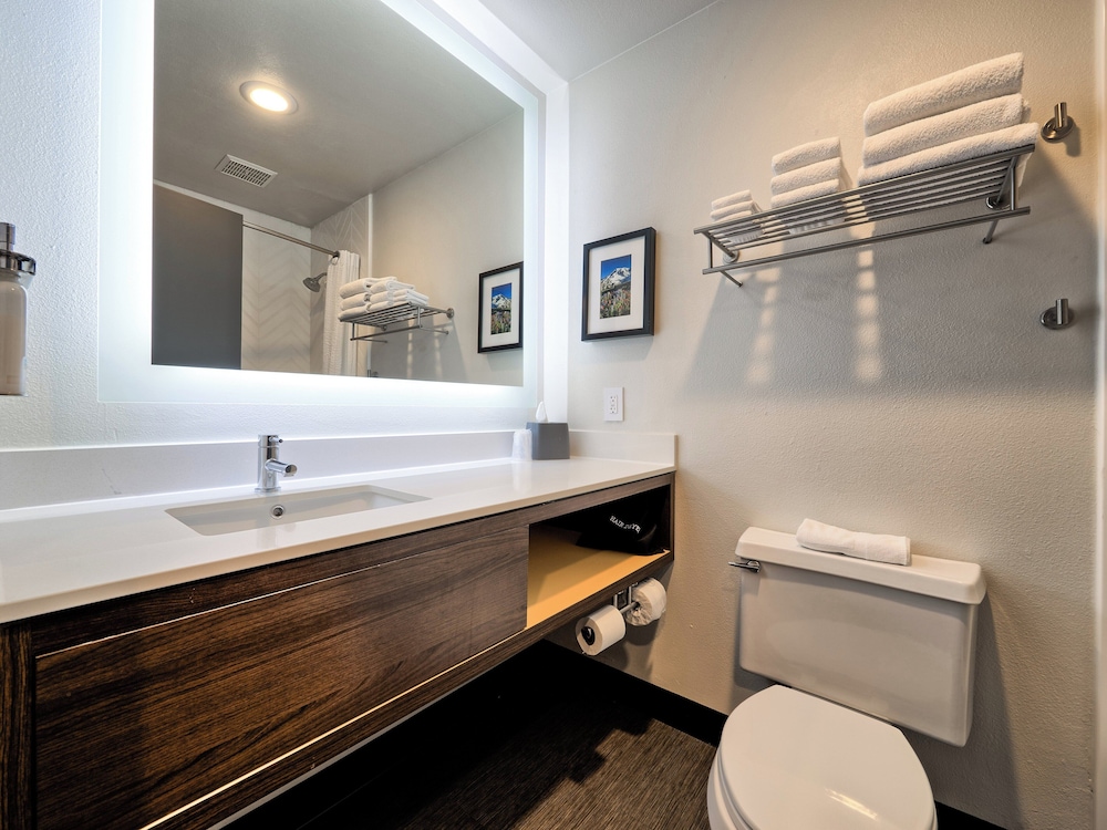 holiday inn tacoma mall by ihg