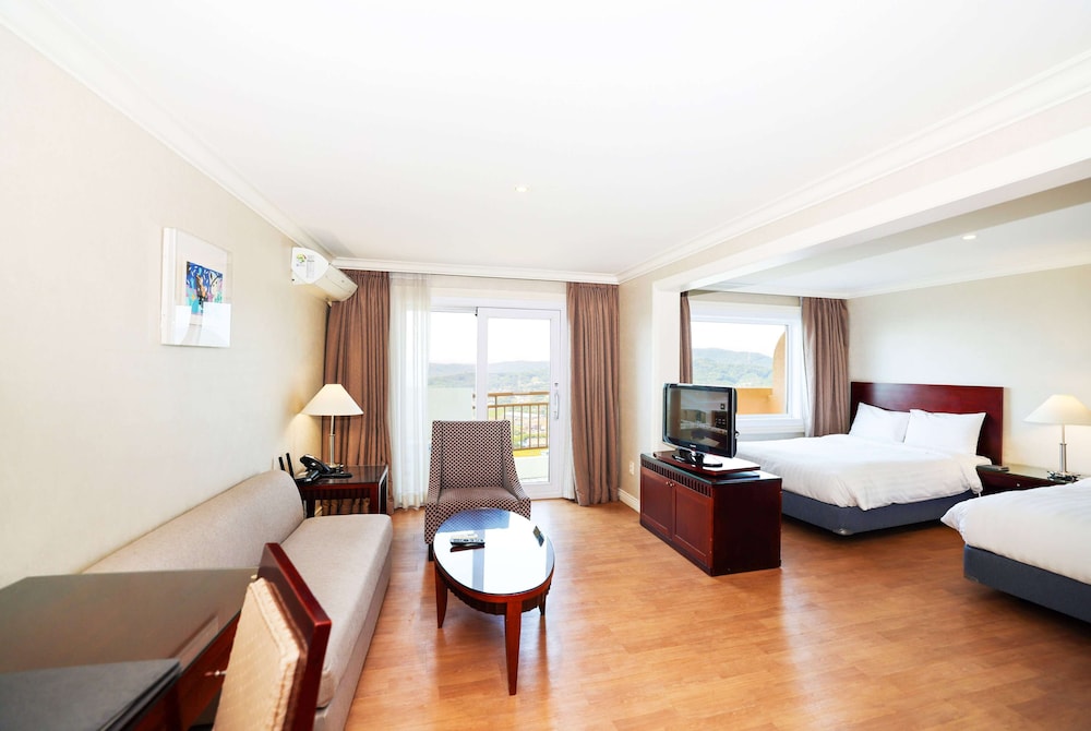 la vie dor hotel and resort trademark collection by wyndham