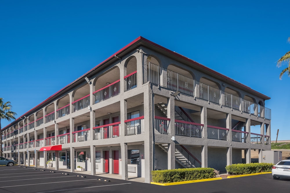 red roof inn stockton