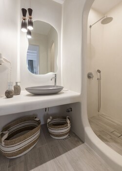 iliada suites adults only