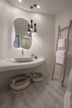 iliada suites adults only