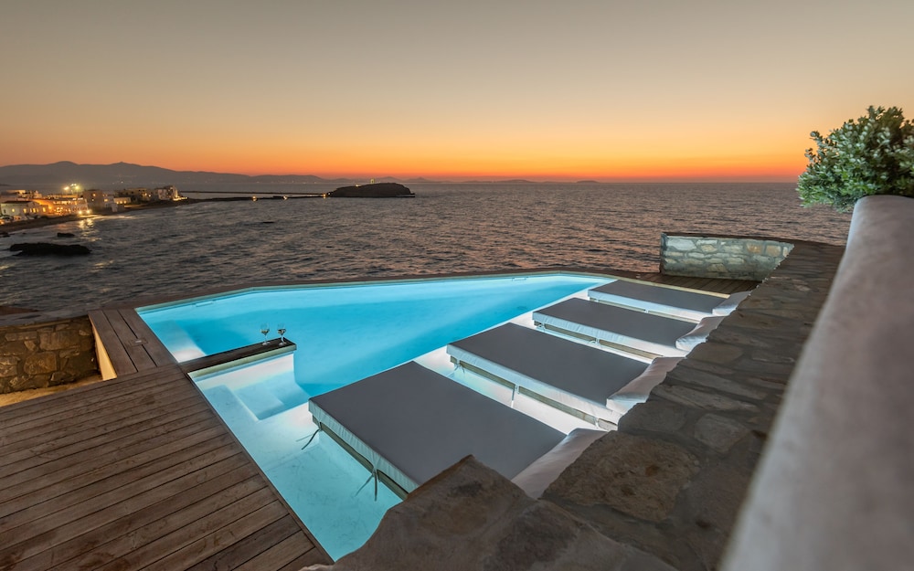 iliada suites adults only