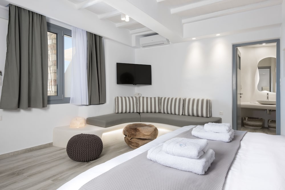iliada suites adults only