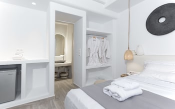 iliada suites adults only